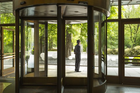 RFH The Charles Hotel - Entrance