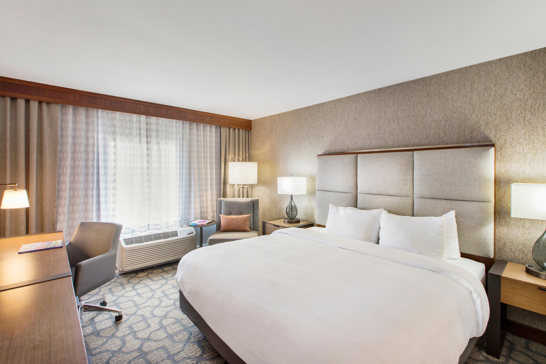 DoubleTree by Hilton San Antonio Northwest Room Type - 1KNG MOB HEAR ACC W TUB