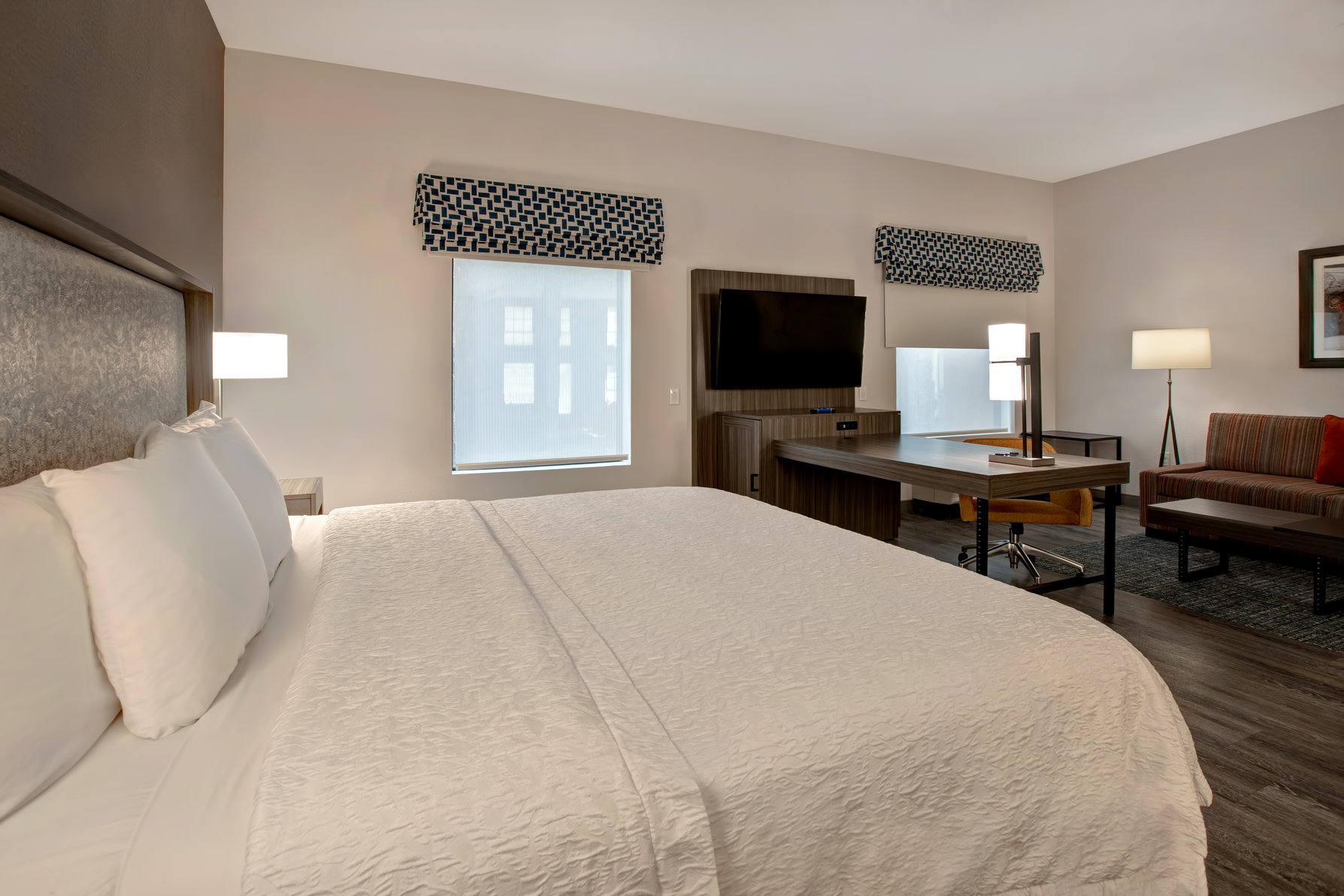 Hampton Inn & Suites by Hilton San Antonio Riverwalk Room Type - 1 KG HR ACC FRG MIC STU NS