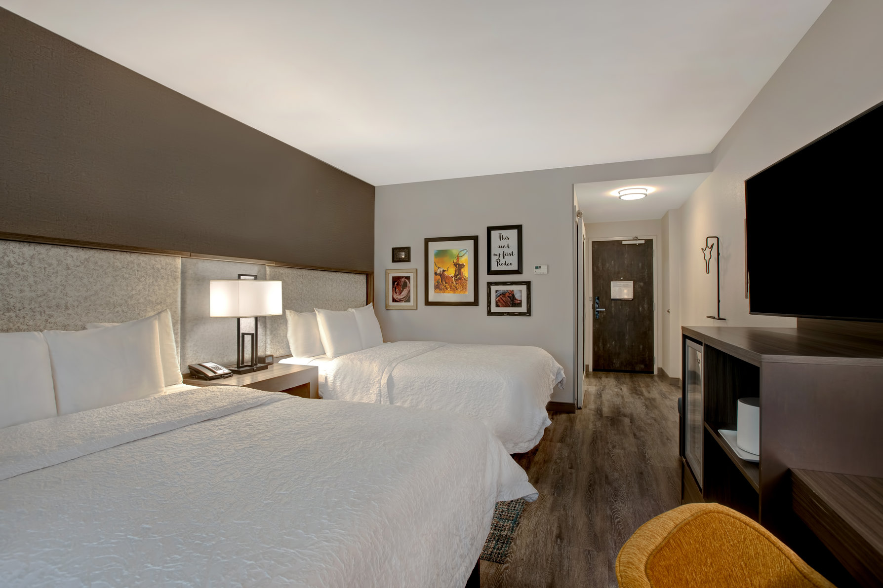 Hampton Inn & Suites by Hilton San Antonio Riverwalk Room Type - 2 QNS W  MINI FRIDGE