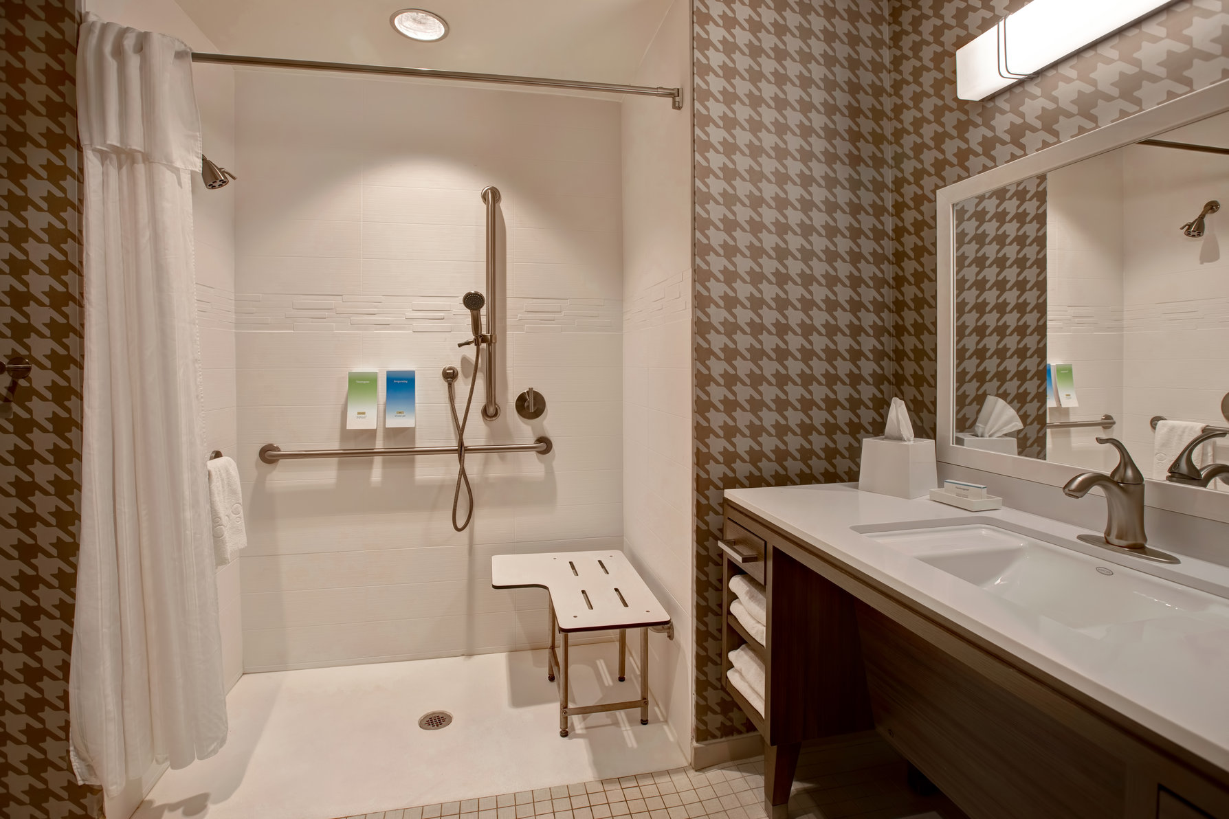 Home2 Suites by Hilton San Antonio Riverwalk, TX Room Type - 2QN ACC RI SHWR STUDIO NS
