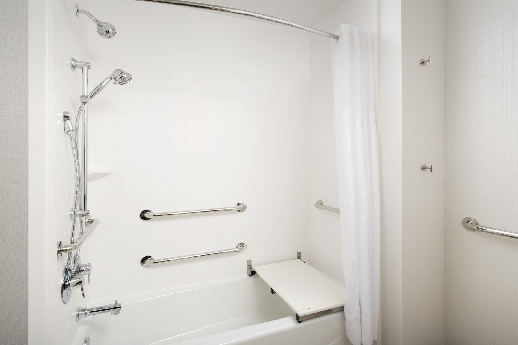 Hampton Inn & Suites San Antonio Lackland AFB SeaWorld Room Type - 2QN MOB HEARING ACC TUB NS