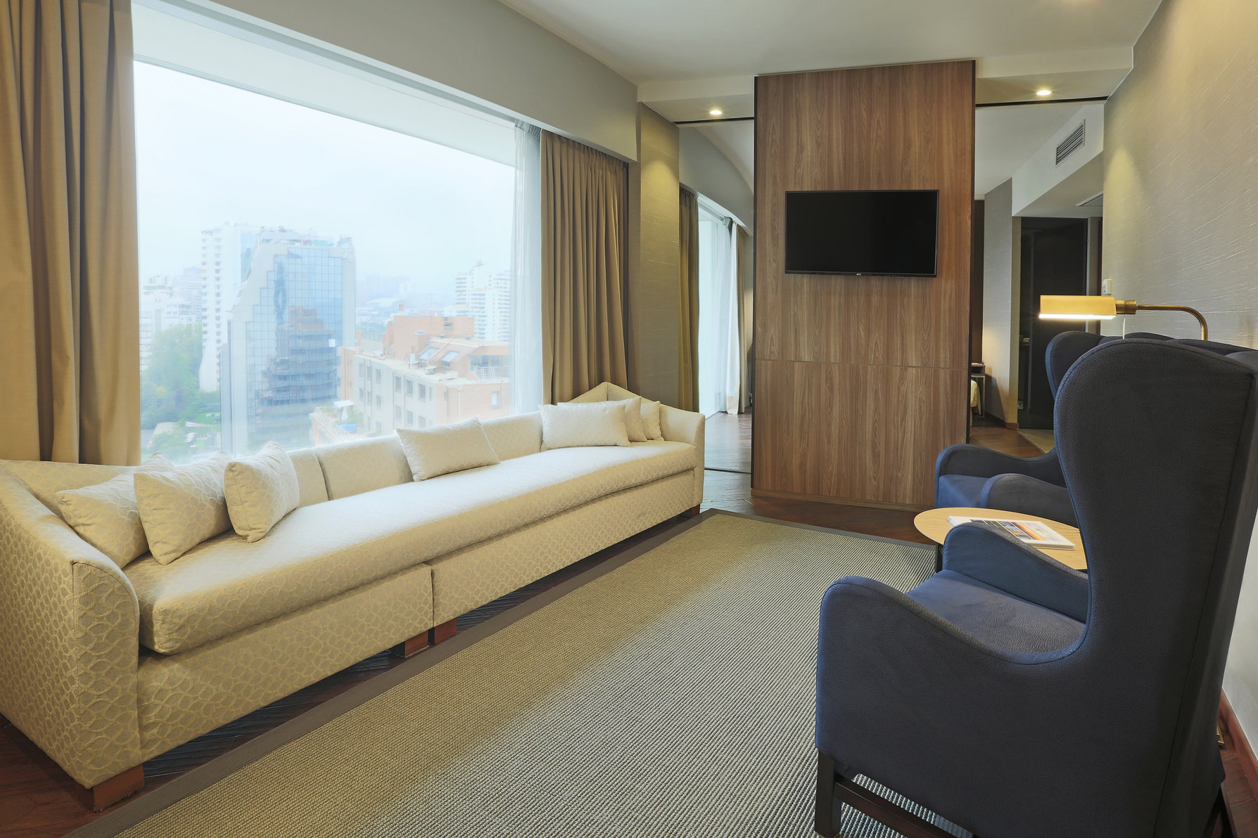 DoubleTree by Hilton Santiago Kennedy, Chile Room Type - 1 KING JR SUITE