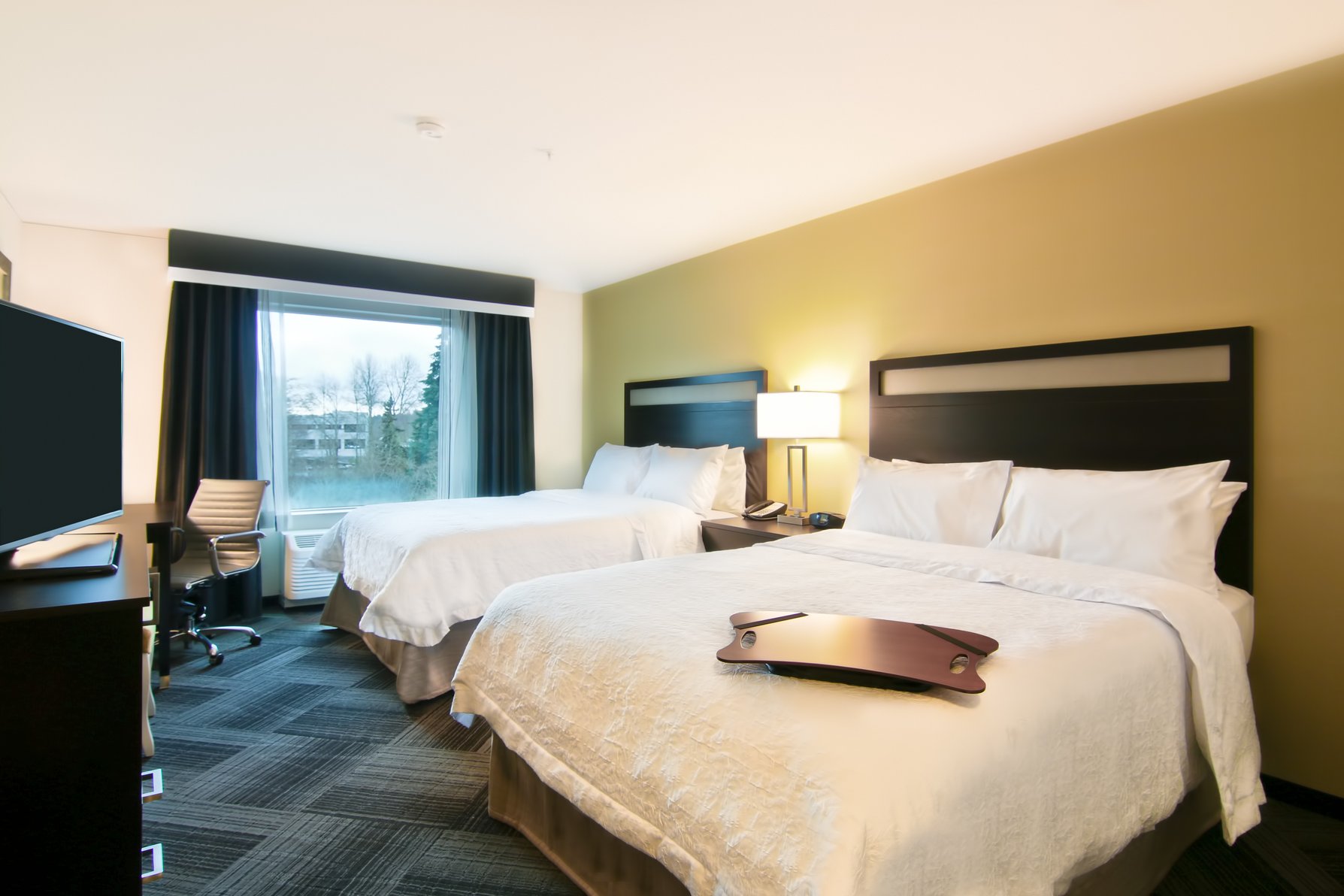 Hampton Inn & Suites Bellevue Downtown-Seattle, WA Room Type - 2QN MOB HEARING ACC TUB NS