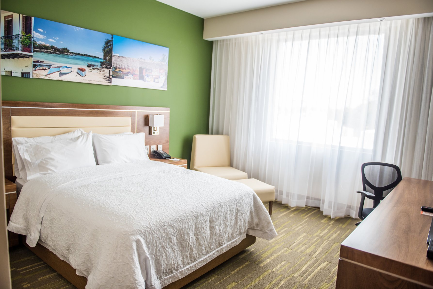 Hampton by Hilton Santo Domingo Airport Room Type - QUEEN BED ROOM NS
