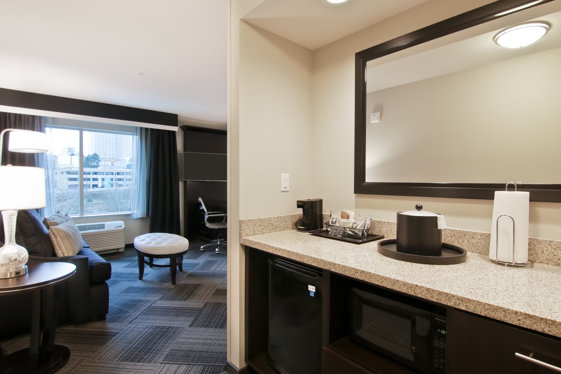 Hampton Inn & Suites Bellevue Downtown-Seattle, WA Room Type - 1 KNG HEARING ACC NOSMOK