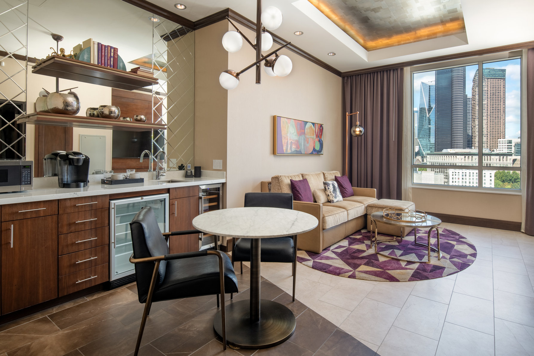 Embassy Suites by Hilton Seattle Downtown Pioneer Square Room Type - SKYLINE PENTHOUSE-1 KG BED
