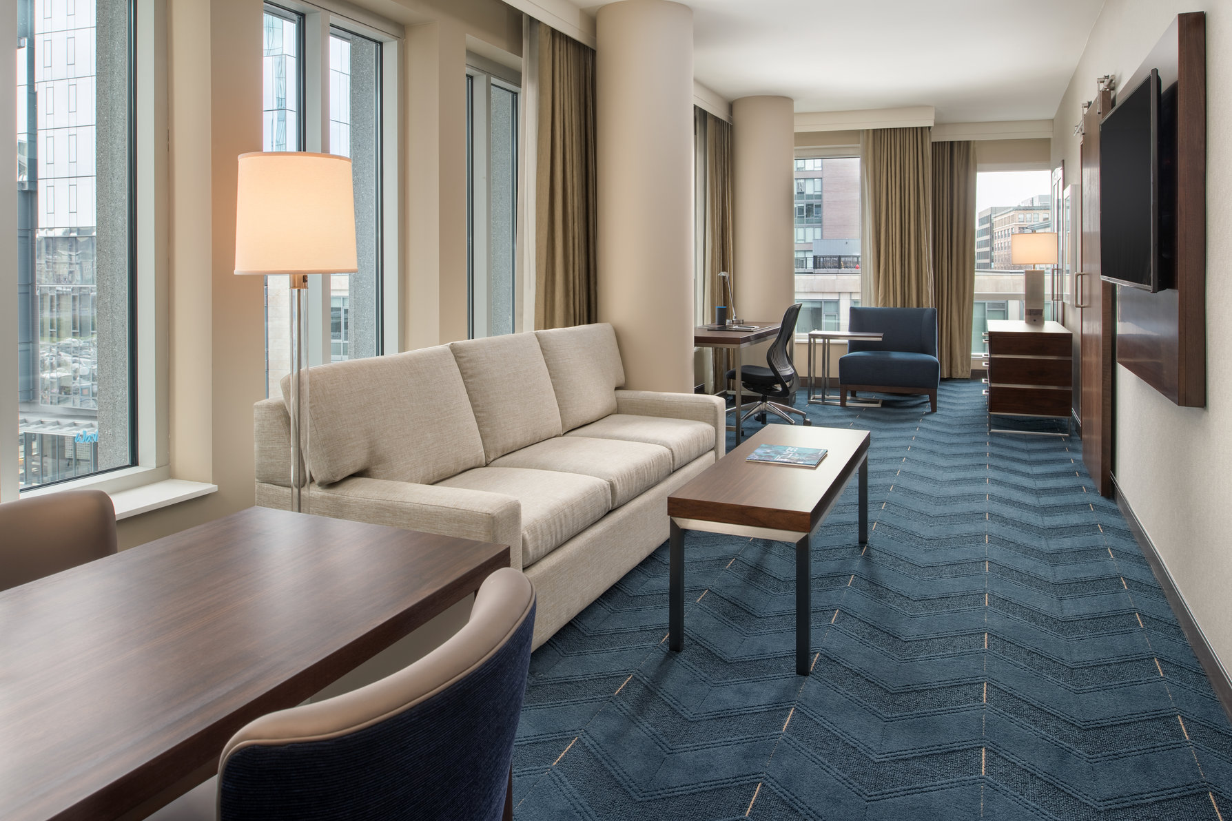 Embassy Suites by Hilton Seattle Downtown Pioneer Square Room Type - SUITE- 2Q- HEARING ACCESS