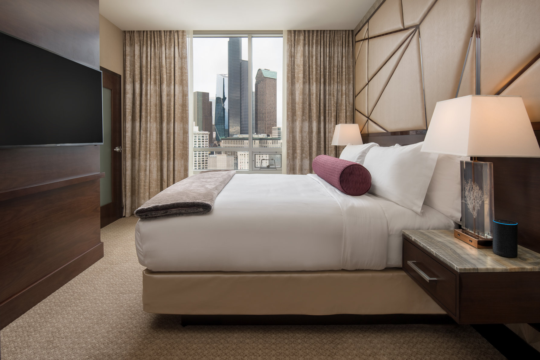Embassy Suites by Hilton Seattle Downtown Pioneer Square Room Type - KING STREET PH. 2K / 2BDRM