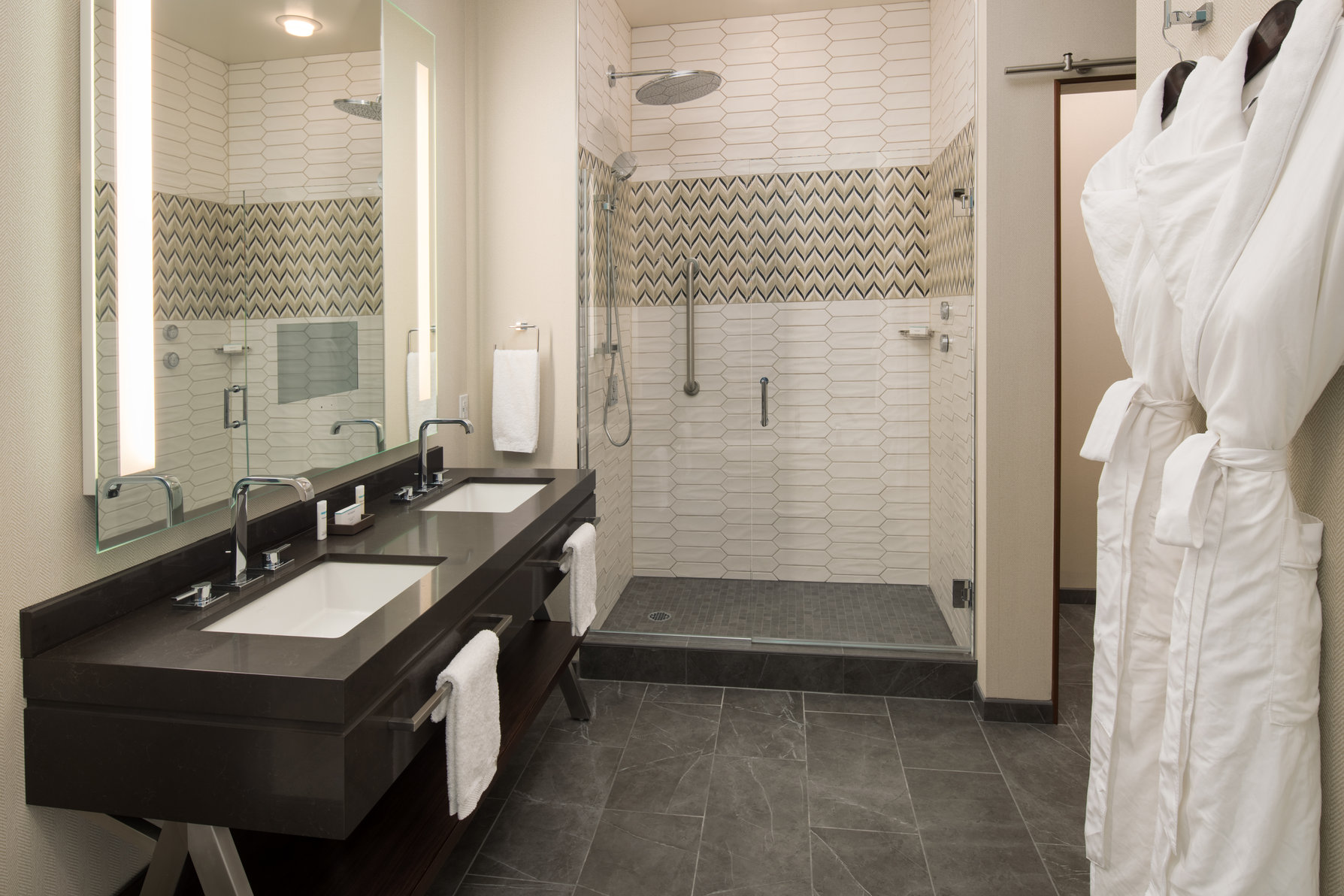 Embassy Suites by Hilton Seattle Downtown Pioneer Square Room Type - PRESIDENTIAL- 1K/1Q /2BDRM
