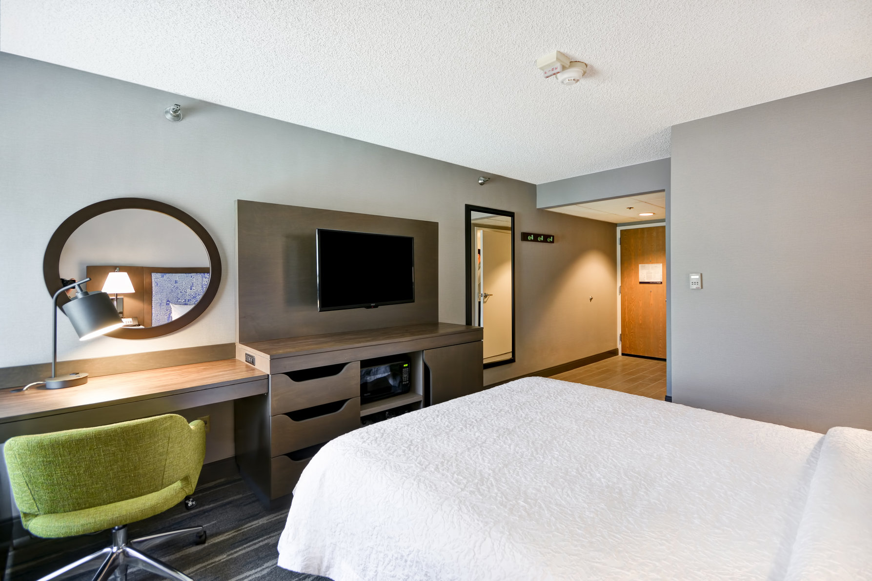 Hampton Inn by Hilton Seattle/Southcenter Room Type - 1 QN MOB HEAR ACC TUB NS