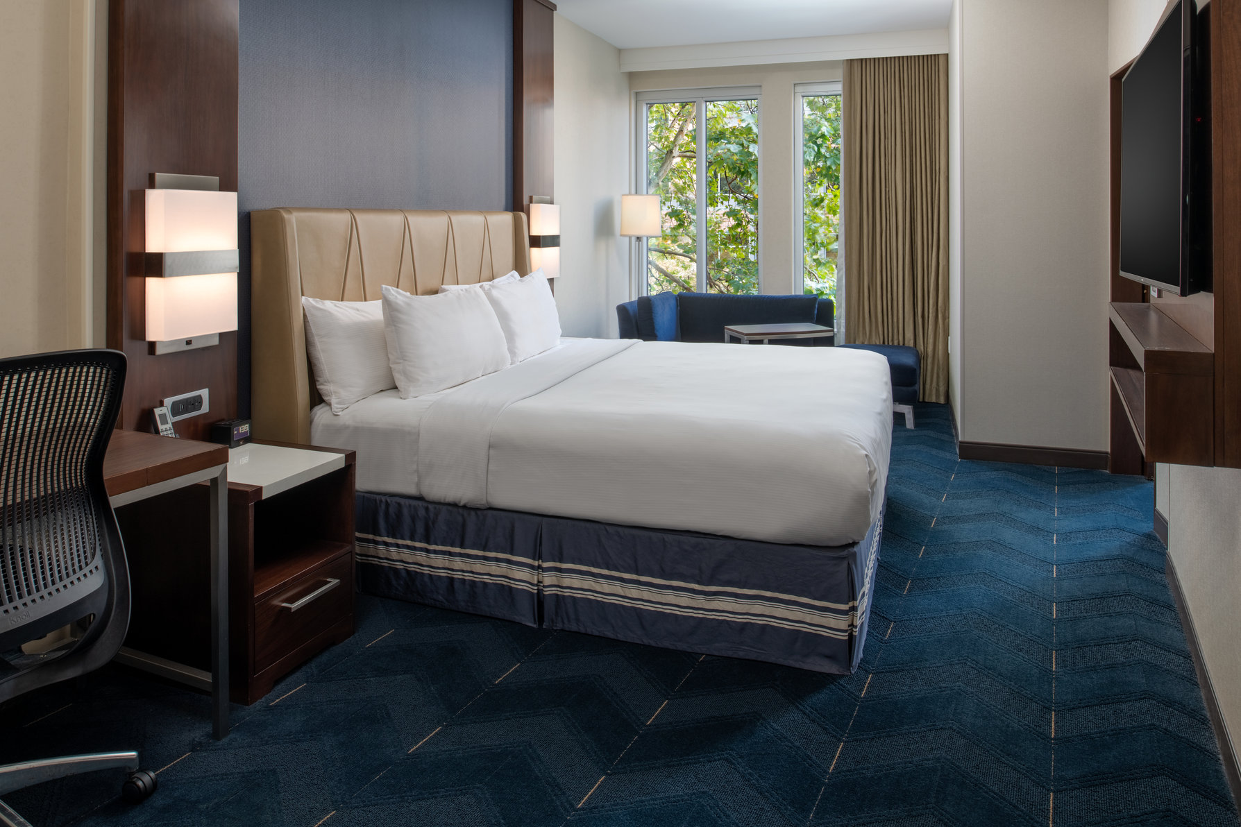 Embassy Suites by Hilton Seattle Downtown Pioneer Square Room Type - OVERSIZED SUITE- KING BED