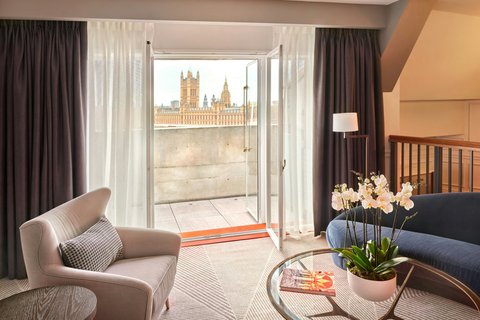 Big Ben Balcony Suite Terrace