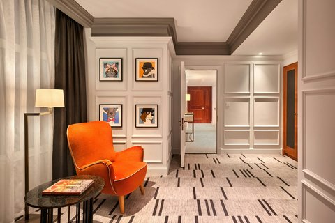 Big Ben Balcony Suite Room