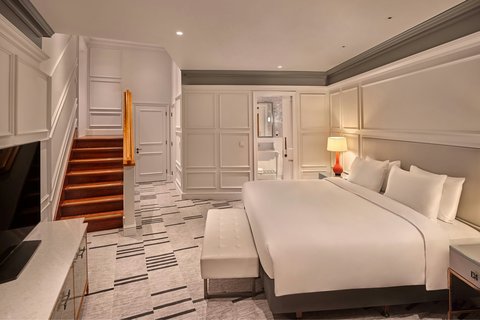 South Bank Balcony Suite Bedroom