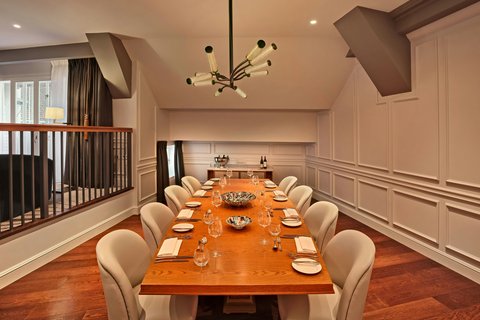 Big Ben Balcony Suite Dining