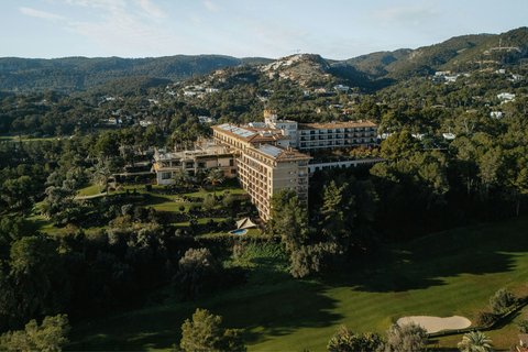 Hotel view - Back