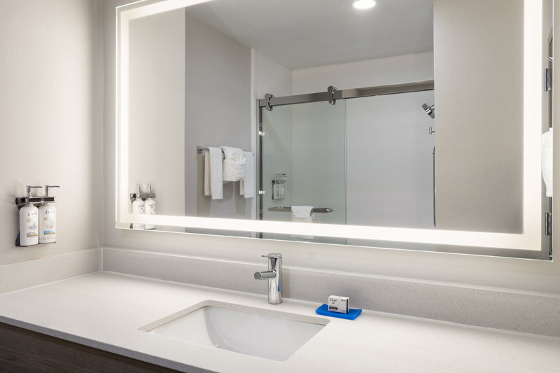 HOLIDAY INN EXP STES MIDWEST