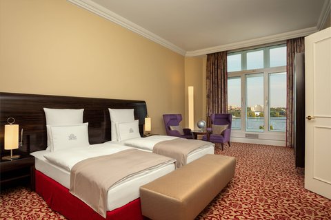 Twin/Twin Superior Suite - Lake View