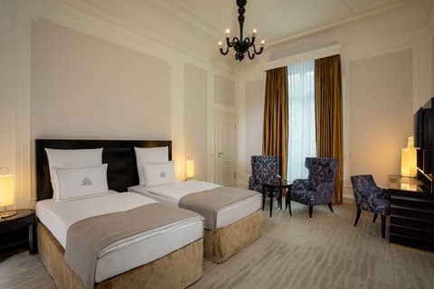 Twin/Twin Deluxe Suite - Lake View