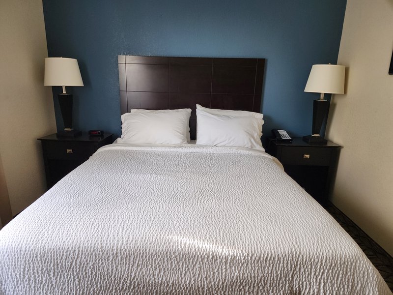 Holiday Inn Express and Suites Cadillac