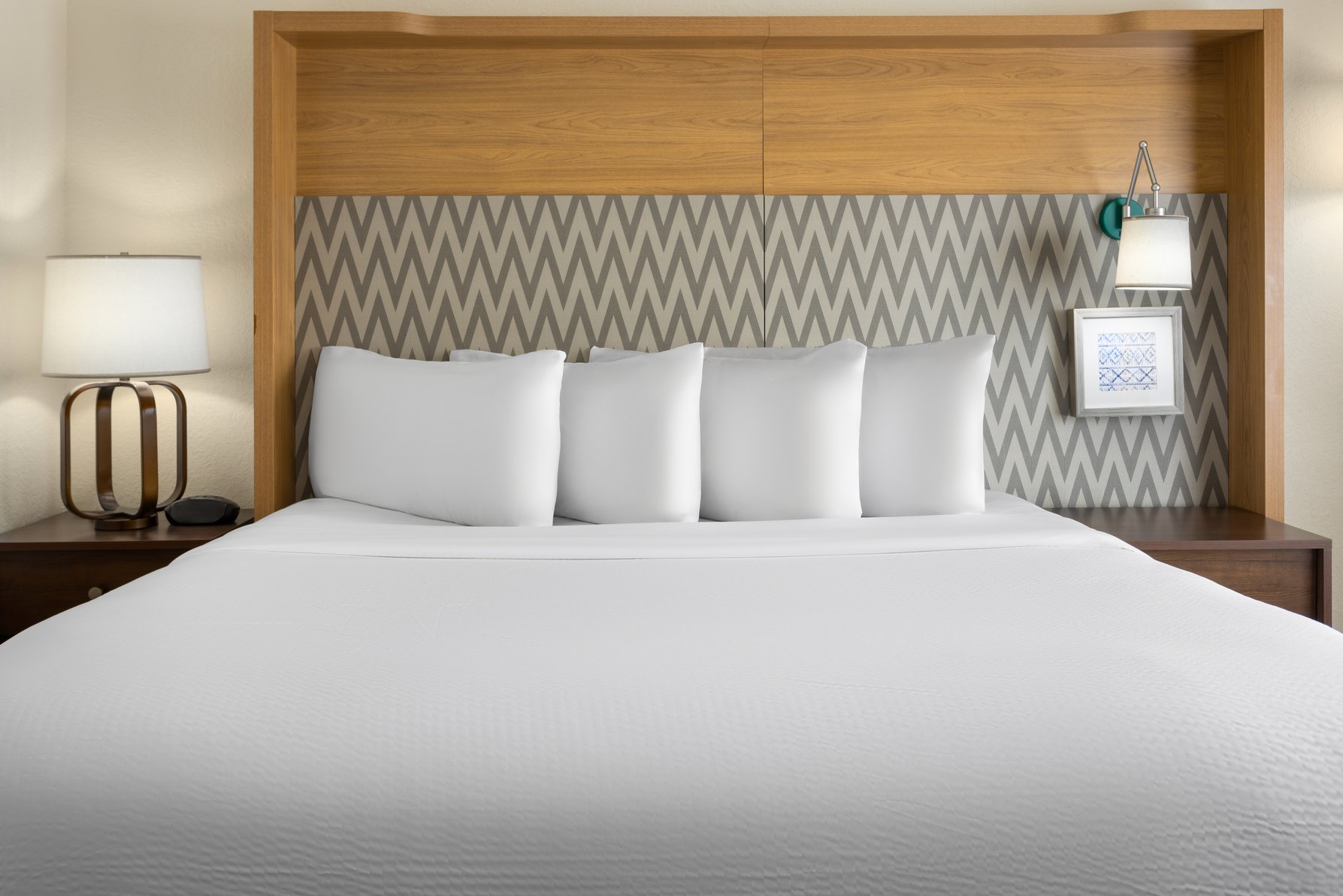 Holiday Inn Pearl - Jackson Area Room Type - 1 King 1 Bedroom Suite Sofa Bed