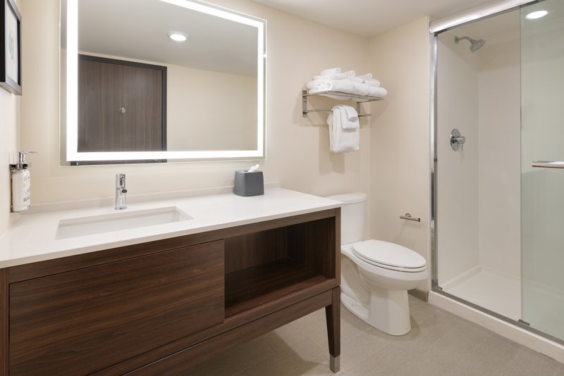 Holiday Inn Hotel and Suites Richmond – West End