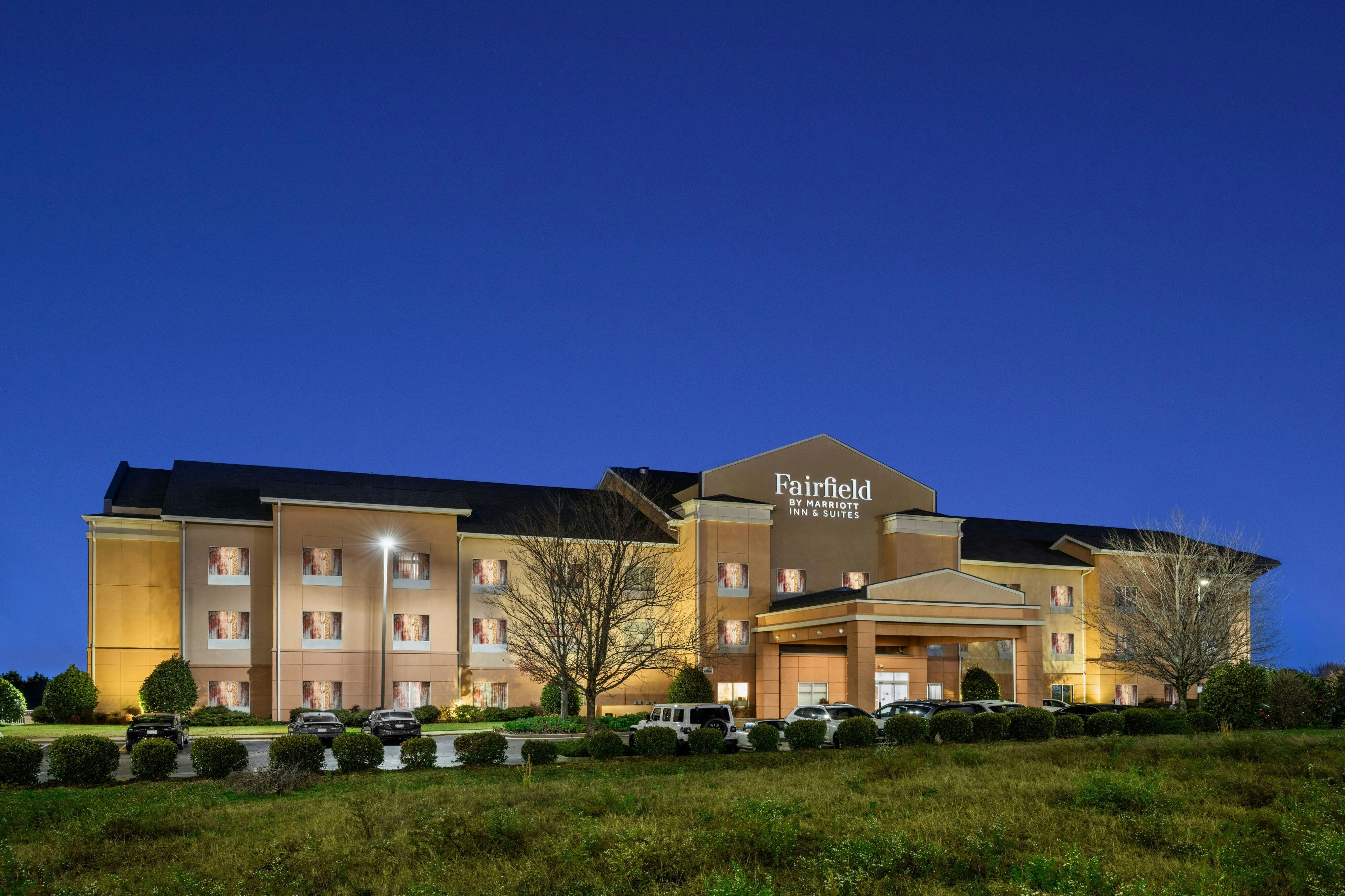 Fairfield Inn and Suites  Birmingham / F