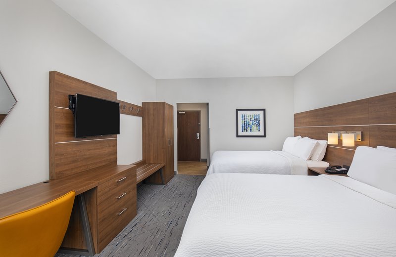 TWO QUEEN BEDS NONSMOKE