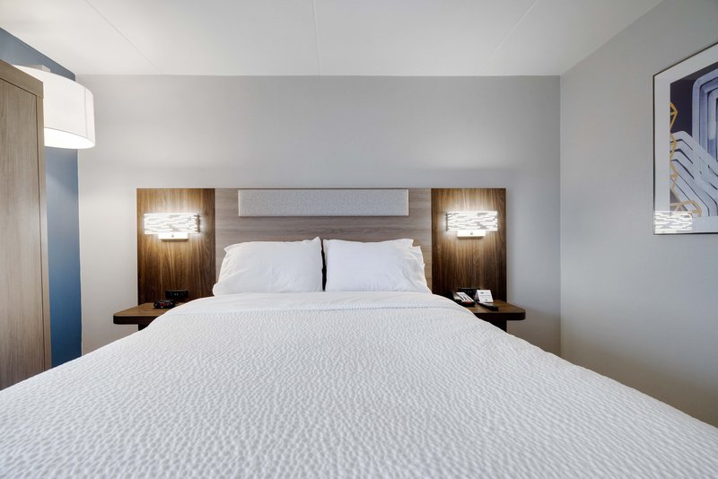 HOLIDAY INN EXP WILKES BARRE E