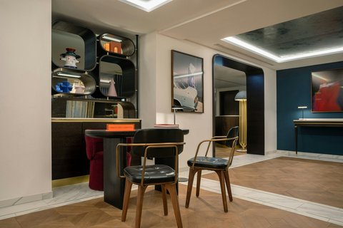 Concierge Desk