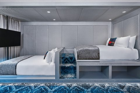 Queen/Queen Tiered Guest Room