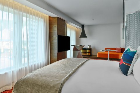 King Wow Suite