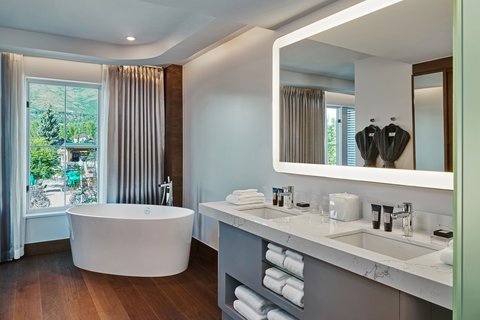 Wow Suite Bathroom