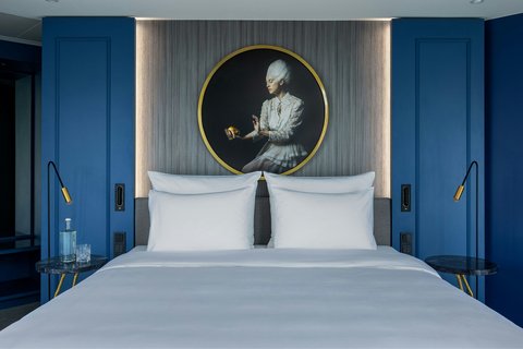 Luc Queen Room