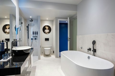 Luc King Suite - Bathroom
