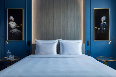 Luc King Room