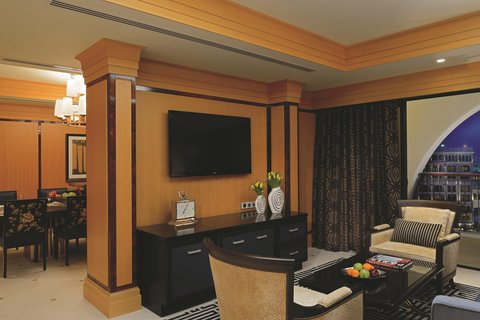 The Ritz-Carlton Suite
