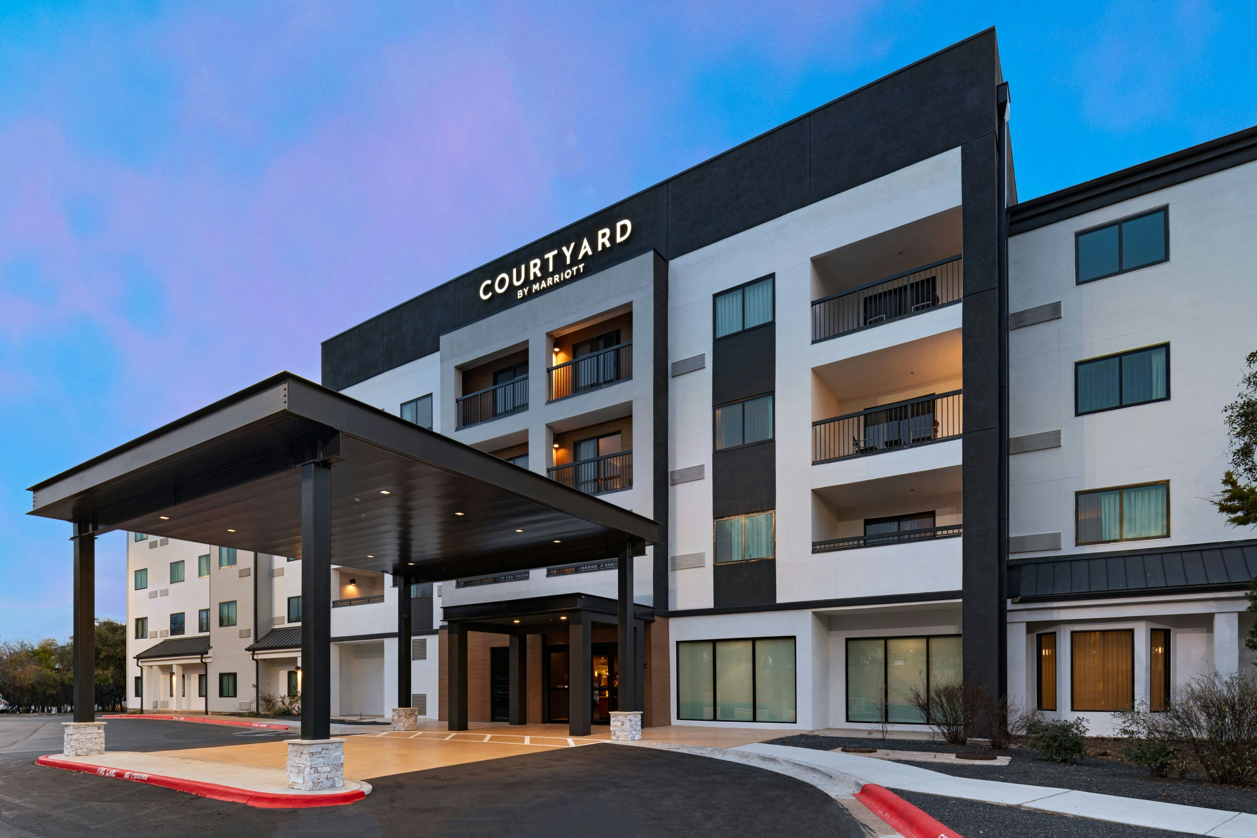 Courtyard Austin The Domain Area
