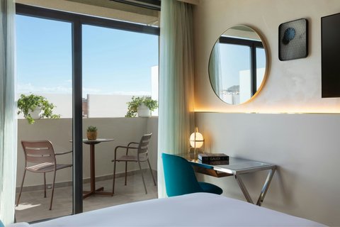 Urban Superior Balcony Guest Room with King Bed