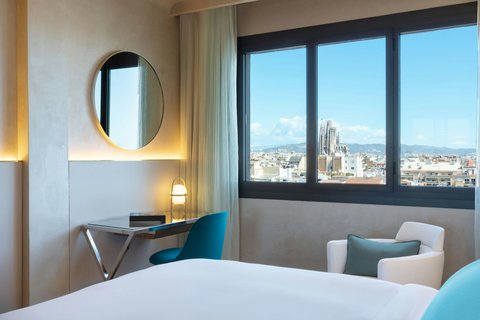 Urban Superior King with Sagrada Familia view