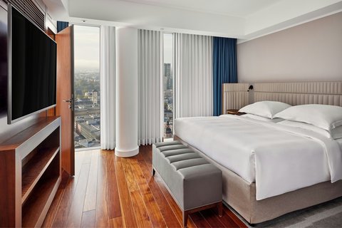 Grand Deluxe Suite - Bedroom