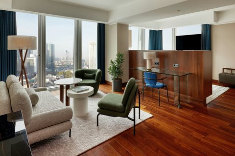 Panoramic Suite - Living Area