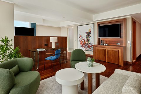 Panoramic Suite- Living Area