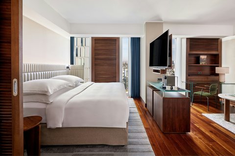 Grand Deluxe Guest Room - Bedroom
