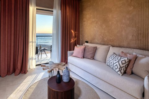 Sapphire Family Suite