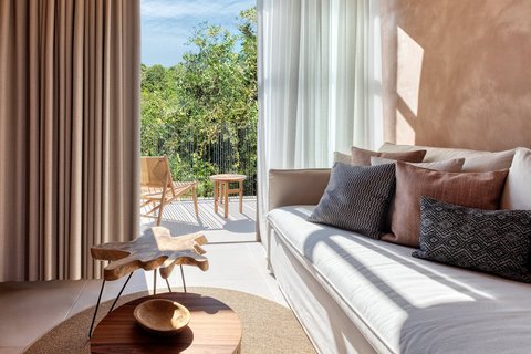Tropical Guest Room - Sitting Area