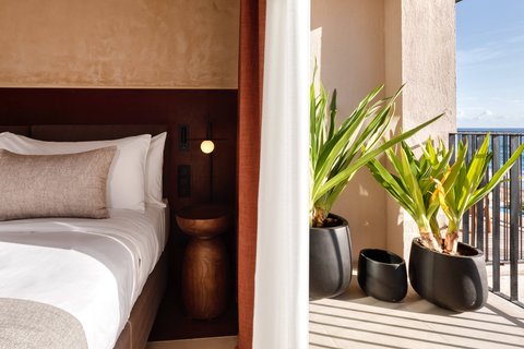 Guest Room - Bedroom Detail