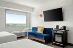Aloft, Guest room, 2 Queen