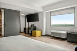 Savvy, Larger Guest room, 1 King